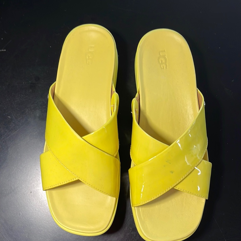UGGs sandals, size 8 brand new
